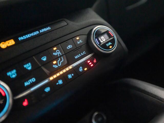 Ford FOCUS 1.5 EcoBoost ST-Line 150Pk Automaat (APPLE CARPLAY, GROOT NAVI, HEAD-UP DISPLAY, STUUR/STOELVERWARMING, LEDER, ADAPTIVE CRUISE, SPORTSTOELEN, CAMERA, ZWART HEMEL, LED, NIEUWE APK, NIEUWSTAAT)