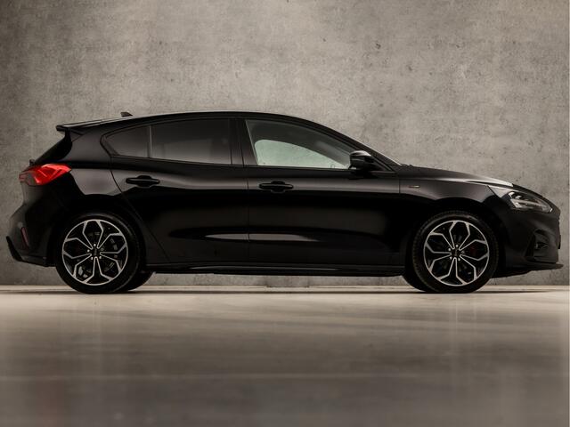Ford FOCUS 1.0 EcoBoost ST Line Business (APPLE CARPLAY, GROOT NAVI, STUUR/STOELVERWARMING, CAMERA, LED KOPLAMPEN, SPORTSTOELEN, KEYLESS, NIEUWSTAAT)