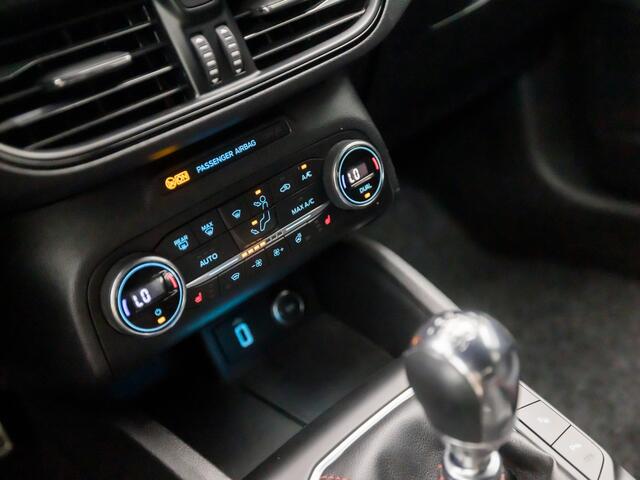 Ford FOCUS 1.0 EcoBoost ST Line Business (APPLE CARPLAY, GROOT NAVI, STUUR/STOELVERWARMING, CAMERA, LED KOPLAMPEN, SPORTSTOELEN, KEYLESS, NIEUWSTAAT)