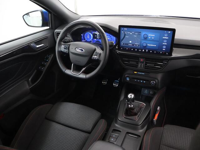 Ford FOCUS Wagon 1.0 EcoBoost Hybrid ST Line X | Trekhaak | Panoramadak | AGR Stoelen | Winterpakket | B&O | Cruise Control Adaptief | ST Stylingpack | Elektr. Achterklep |