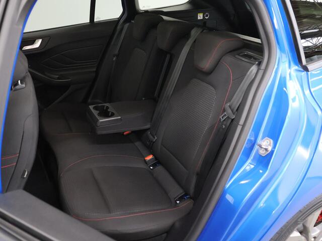 Ford FOCUS Wagon 1.0 EcoBoost Hybrid ST Line X | Trekhaak | Panoramadak | AGR Stoelen | Winterpakket | B&O | Cruise Control Adaptief | ST Stylingpack | Elektr. Achterklep |