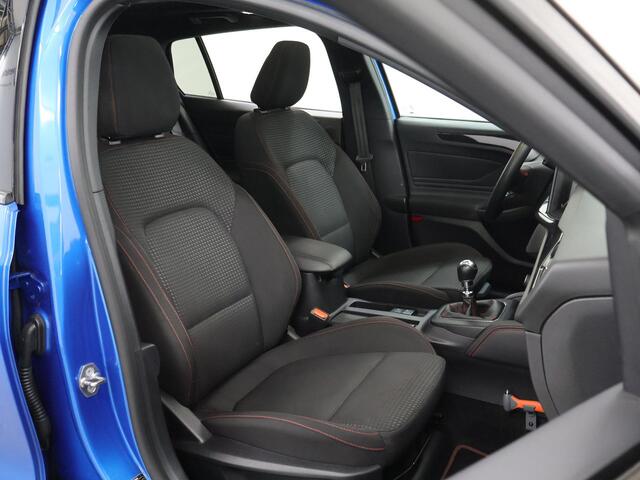 Ford FOCUS Wagon 1.0 EcoBoost Hybrid ST Line X | Trekhaak | Panoramadak | AGR Stoelen | Winterpakket | B&O | Cruise Control Adaptief | ST Stylingpack | Elektr. Achterklep |