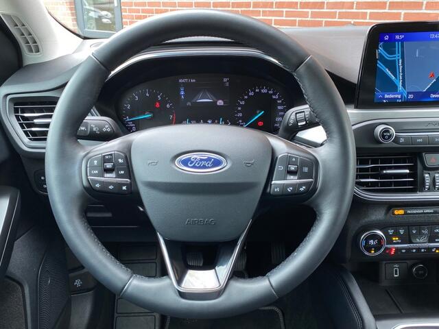 Ford FOCUS 1.5 TITANIUM Business NAV ADAPT-CRUISE CARPLAY MATRIX LED CAMERA PDC