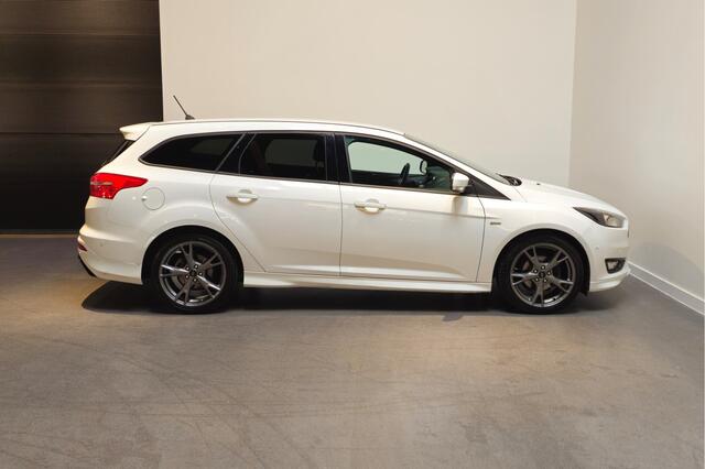 Ford FOCUS Wagon 1.0 ST-Line - Apple Carplay/Android Auto - Stoel/Stuurverwarming - achteruitrijcamera