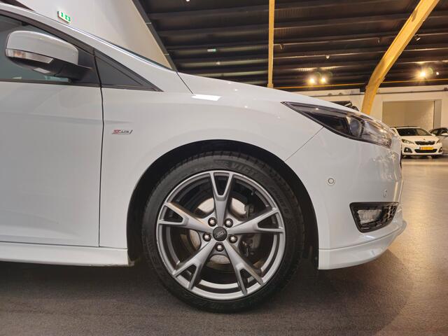 Ford FOCUS Wagon 1.0 ST-Line - Apple Carplay/Android Auto - Stoel/Stuurverwarming - achteruitrijcamera