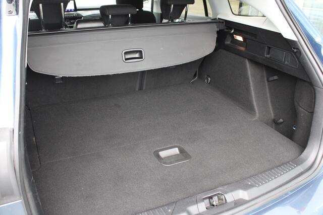 Ford FOCUS Wagon 1.0 EcoBoost Titanium Business | Winterpack | Cruise Control | Navigatie | Climate Control | Camera |