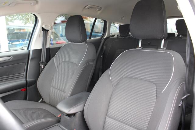 Ford FOCUS Wagon 1.0 EcoBoost Titanium Business | Winterpack | Cruise Control | Navigatie | Climate Control | Camera |