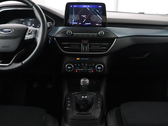 Ford FOCUS 1.5 EcoBoost Active | Panoramadak | Head-Up | Stoel & stuurverwarming | Camera | Adaptive cruise | Full LED | Keyless | Carplay | Navigatie | B&O Sound | Climate control | Park Assist