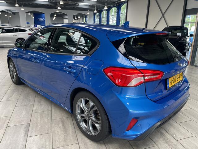 Ford FOCUS EcoBoost 125 pk ST Line | Camera | Adapt. cruise | LED | 4 seiz. banden | 1e eig. | Apple Carplay