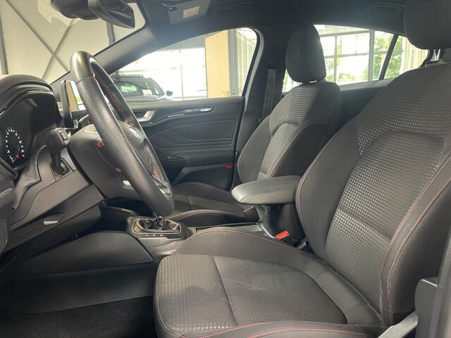 Ford FOCUS EcoBoost 125 pk ST Line | Camera | Adapt. cruise | LED | 4 seiz. banden | 1e eig. | Apple Carplay