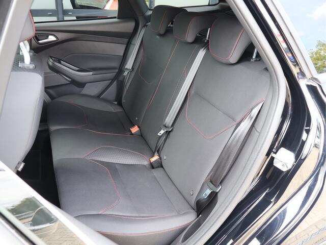 Ford FOCUS Wagon ST-line 1.0 140PK | Cam | Carplay | Cruise | Stoelverw | Navi |