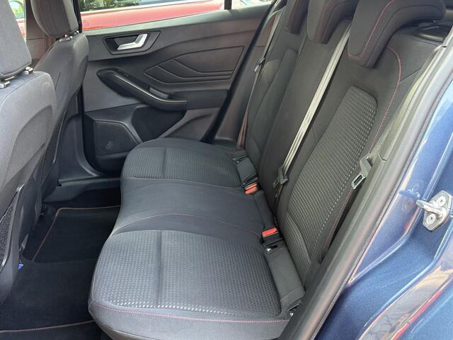 Ford FOCUS Wagon 1.5 EcoBoost ST Line Business | Navi | Carplay | Camera | Trekhaak | DAB | Sportpakket