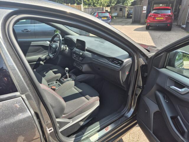 Ford FOCUS 1.0 EcoBoost ST Line Business CAMERA STOEL- EN STUURVERWARMING AUTOM PARKEREN