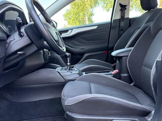 Ford FOCUS 1.5 - airco - navi - cruise - afneembare trekhaak