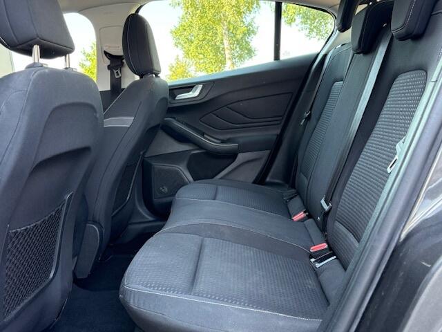 Ford FOCUS 1.5 - airco - navi - cruise - afneembare trekhaak