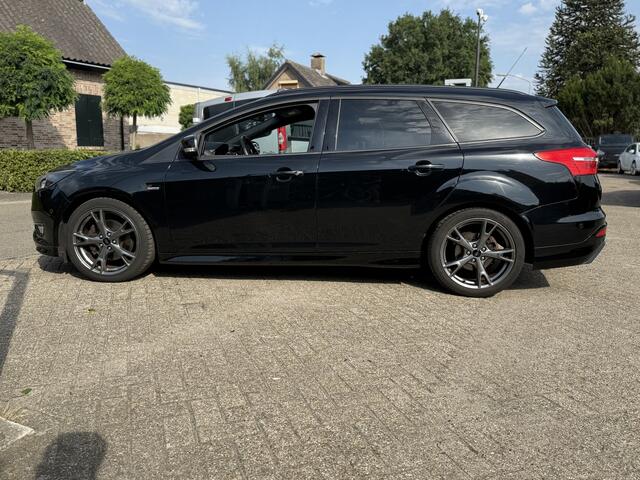 Ford FOCUS Wagon 1.5 ST-LINE NAVI/PDC/CLIMA/TREKHAAK