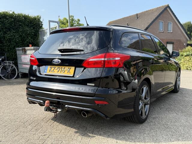 Ford FOCUS Wagon 1.5 ST-LINE NAVI/PDC/CLIMA/TREKHAAK