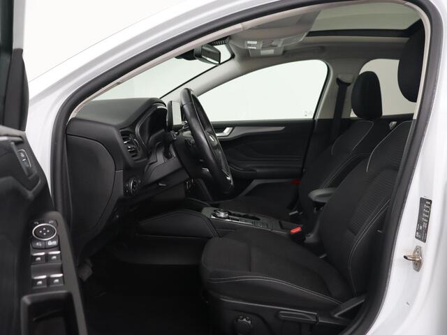 Ford FOCUS 1.0 EcoBoost Titanium | Panoramadak | Head-Up | Stoel & stuurverwarming | Adaptive cruise | B&O Sound | Full LED | Carplay | Keyless | Climate control | Navigatie | Parkeerhulp