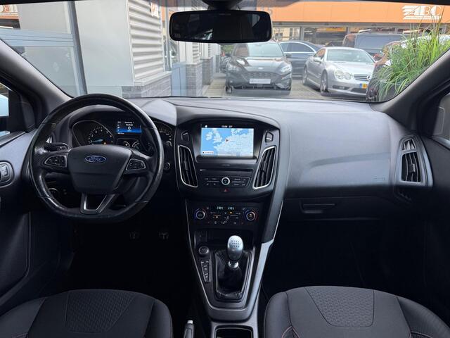 Ford FOCUS 1.0 ST-Line Clima CarPlay PDC