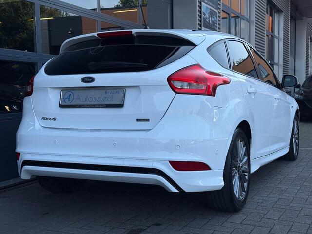 Ford FOCUS 1.0 ST-Line Clima CarPlay PDC
