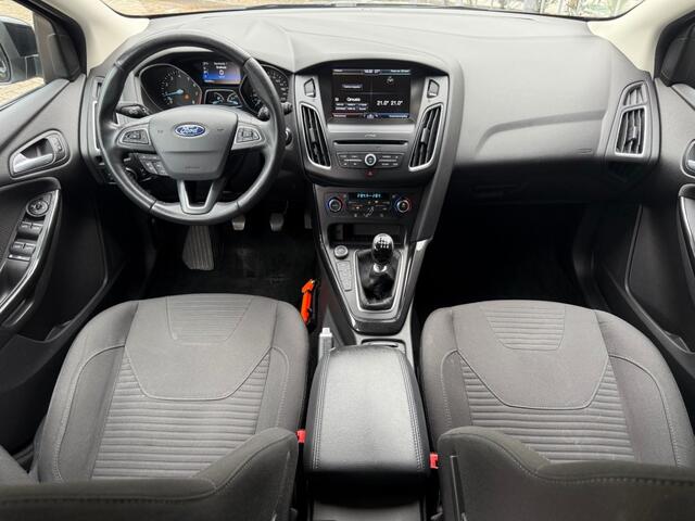 Ford FOCUS 1.0 Titanium Clima Cruise PDC