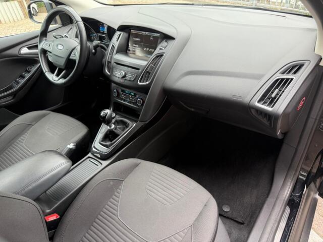 Ford FOCUS 1.0 Titanium Clima Cruise PDC