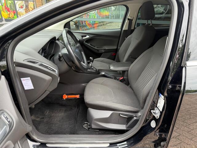 Ford FOCUS 1.0 Titanium Clima Cruise PDC