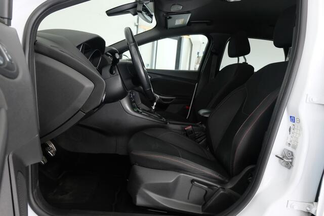 Ford FOCUS Wagon 1.5 ST-Line | TREKHAAK | CARPLAY |