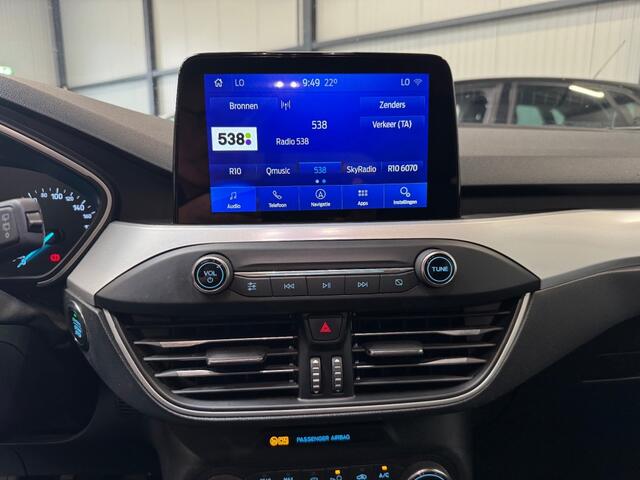 Ford FOCUS 1.0 5drs - ecc - navigatie - nette staat