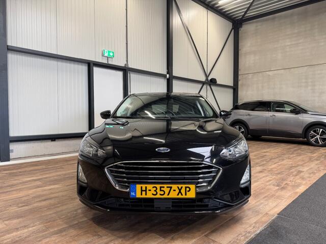 Ford FOCUS 1.0 5drs - ecc - navigatie - nette staat