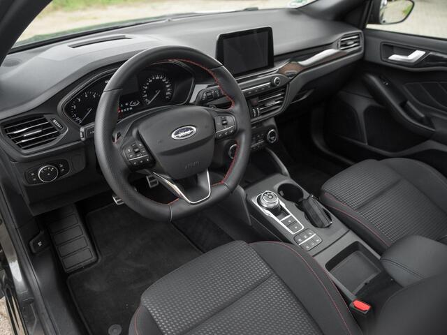 Ford FOCUS 1.5 EcoBoost ST Line X Business Pano ACC Keyless HUD