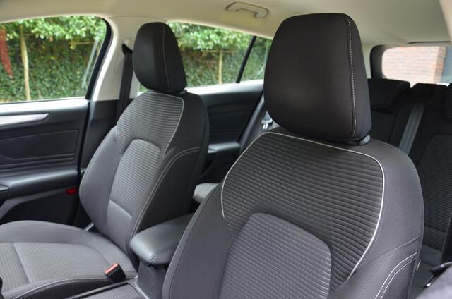 Ford FOCUS Wagon 1.0 EcoBoost Titanium Business Navi/Pdc/Ecc/Led/Stoel&stuur verwarming/Cr-Controle/Privacy-Glass/Lmv