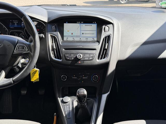 Ford FOCUS Wagon 1.0 Lease Edition | NAP | 100% dlr onderhouden | Navigatie | Cruise Control | Parkeersensoren | Airco | Lichtmetaal | BT-Telefoonfunctie |