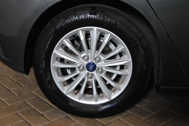 Ford FOCUS 1.0 EcoB. ST L. Bns