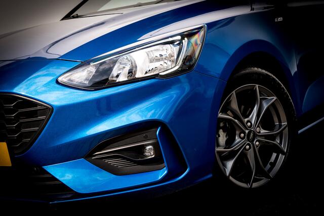 Ford FOCUS 1.0 EcoBoost ST Line Bus. | Adapt. Cruise | Afn. Trekhaak | 17 inch LMV | Keyless