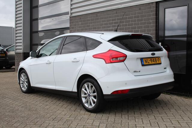 Ford FOCUS 1.0 Titanium / Carplay / Climate / N.A.P.