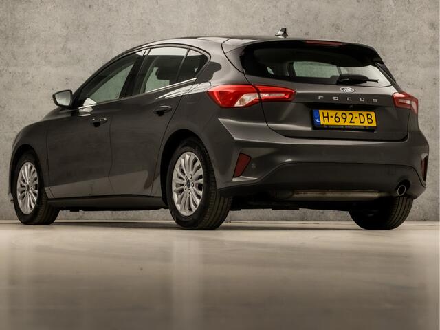 Ford FOCUS 1.0 EcoBoost Titanium Sport (APPLE CARPLAY, GROOT NAVI, CLIMATE, CAMERA, KEYLESS, LM VELGEN, SPORTSTOELEN, LED KOPLAMPEN, LANE ASSIST, DAB+, NIEUWSTAAT)