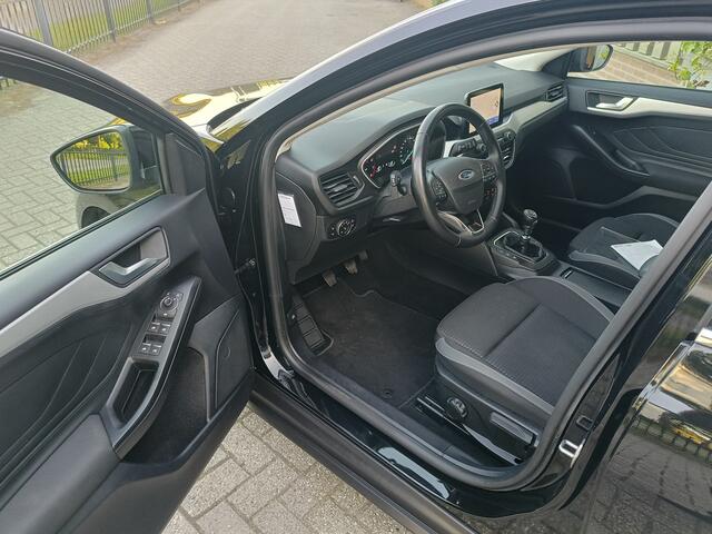Ford FOCUS Wagon 1.0 EcoBoost Hybrid Trend Edition Business | Airco | Trekhaak | Camera | BTW |