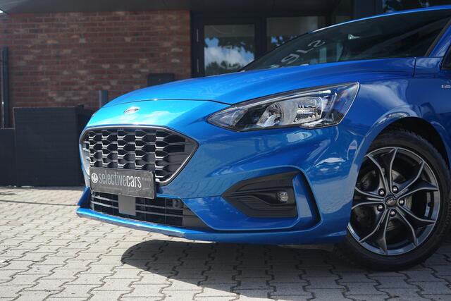 Ford FOCUS EcoBoost ST-Line , Desert Island Blue, H/U, Camera, AppleCarplay, Cruise, Led.