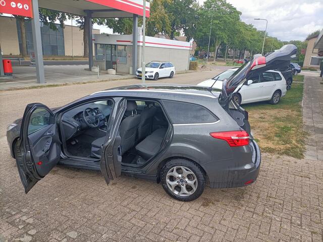 Ford FOCUS WAGON 1.5 TDCI Titanium Automaat, Navi, Cruise