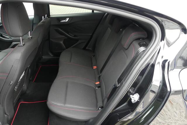 Ford FOCUS 1.0 EcoBoost Hybrid ST Line X Business ADAPTIEVE KOPLAMPEN, ADAPTIEVE CRUISE, CLIMA, WINTER PACK, CAMERA, PDC V&A, 40.152KM