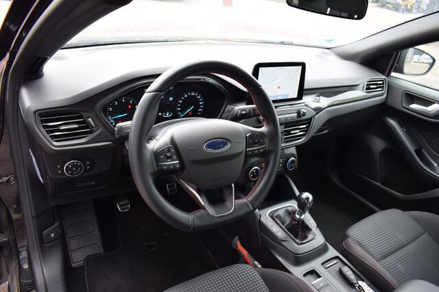 Ford FOCUS Wagon 1.5 EcoBoost ST Line Business | Apple CarPlay | Airco | Sportstoelen | Cruise