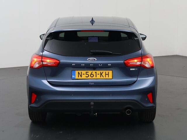 Ford FOCUS 1.0 EcoBoost Hybrid Titanium X Business | Trekhaak | Navigatie | Winterpakket | Parkeercamera | Cruise Control Adaptief |