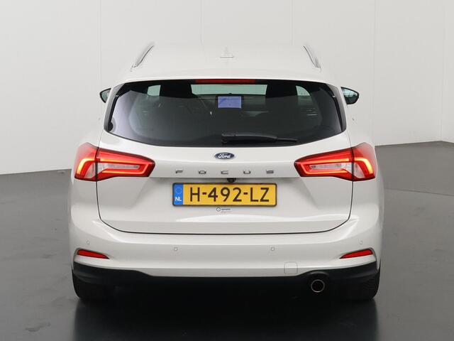 Ford FOCUS Wagon 1.0 EcoBoost Titanium Business | Winterpakket | Parkeercamera | Navigatie | Cruise Control | Climate Control |