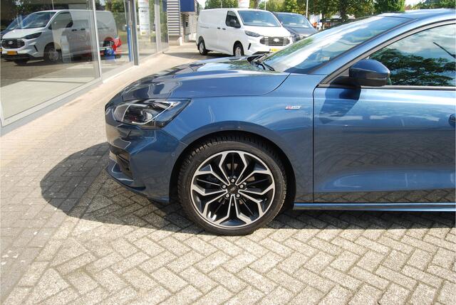 Ford FOCUS 1.5 EcoBoost ST Line Business 5DR TREHAAK 1500KG | WINTERPACK| CAMERA| 18" VELGEN| ADAPTIEF CRUISE | LEDER