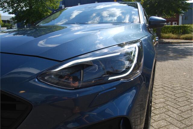 Ford FOCUS 1.5 EcoBoost ST Line Business 5DR TREHAAK 1500KG | WINTERPACK| CAMERA| 18" VELGEN| ADAPTIEF CRUISE | LEDER