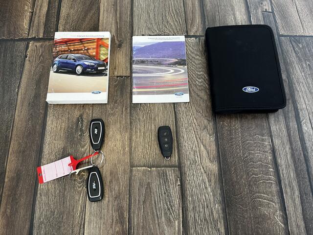 Ford FOCUS 2.3 RS Schaalstoelen, 19inch, Navi