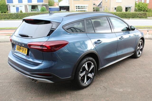 Ford FOCUS Wagon 1.0-155pk EcoBoost Mild-Hybrid Active AUTOMAAT ! Trekgewicht 1.500kg ! Slechts 6.600km ! Ruim ¤. 9.000,- beneden de nieuwprijs ! Volautm. airco dual, navigatie, telefoonvoorb., adaptive cruise control, LED verlichting, metallic lak, camera, front-, 