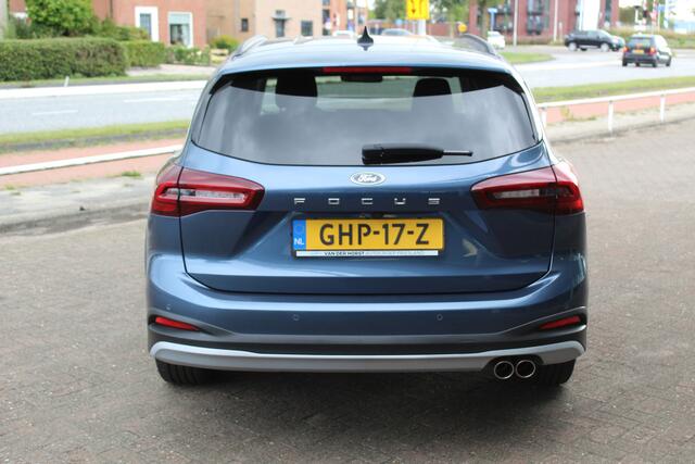 Ford FOCUS Wagon 1.0-155pk EcoBoost Mild-Hybrid Active AUTOMAAT ! Trekgewicht 1.500kg ! Slechts 6.600km ! Ruim ¤. 9.000,- beneden de nieuwprijs ! Volautm. airco dual, navigatie, telefoonvoorb., adaptive cruise control, LED verlichting, metallic lak, camera, front-, 