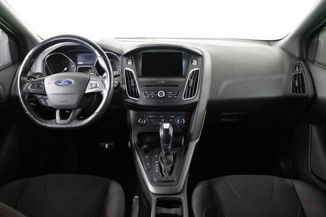 Ford FOCUS Wagon 1.5 ST-Line 182 PK. Airco | Soel- en stuurverw | Carplay | Cruise.